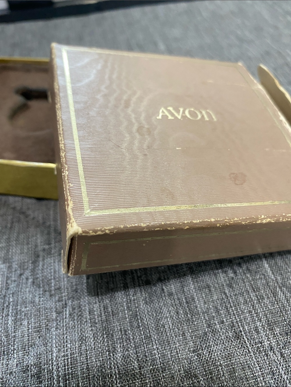 Avon Daisy Flower Brooch Vintage Avon Perfume Pin - Picture 15 of 16